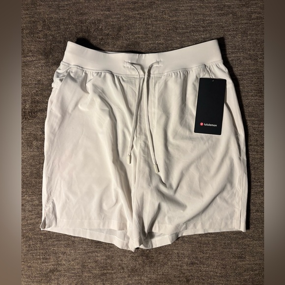Lululemon Mens “License To Train” Short 7” Inseam Linerless (M) SOLD OUT AT LULU - Picture 2 of 6